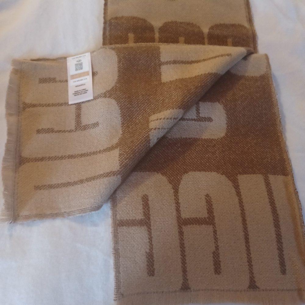 UGG Logo Scarf, one size, Beige and Brown
